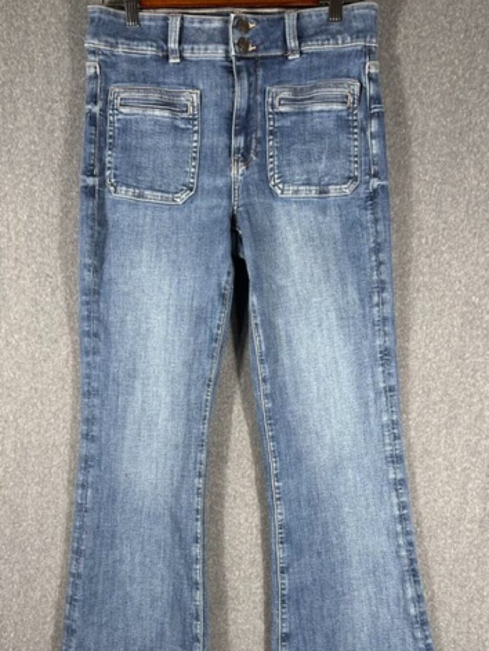 American Eagle Super High Rise Flare Jeans Womens 6 Long Blue Medium Wash Denim